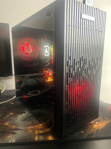 Tehokas ja näyttävä pelikone | i7-8700 | RTX 2070 Strix | 16GB | NVMe | Win11