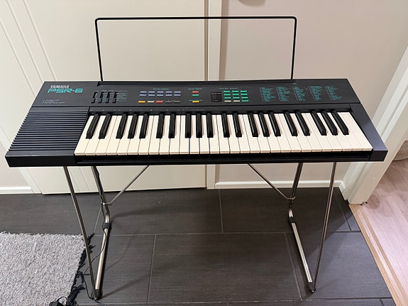 Yamaha PSR-6 koskettimet