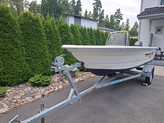 Suvi 4500S + Yamaha 20hv + Traileri