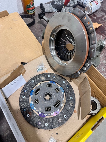 Uusi Volvo 240 kytkin