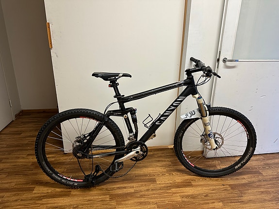 Canyon Nerve XC Täysjuosto Maastopyörä 26”