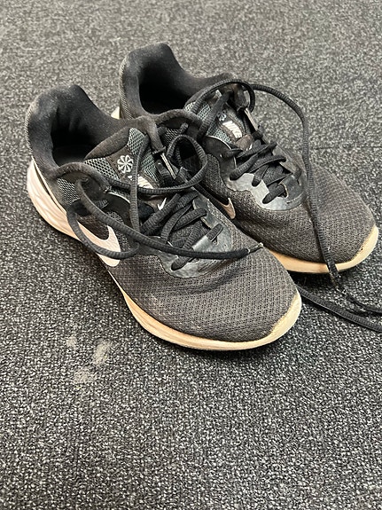 Nike juoksulenkkarit koko 35 musta unisex