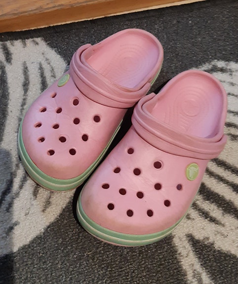 Crocs sandaalit