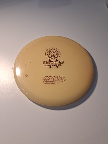Innova mako disc golf -kiekko vaalea