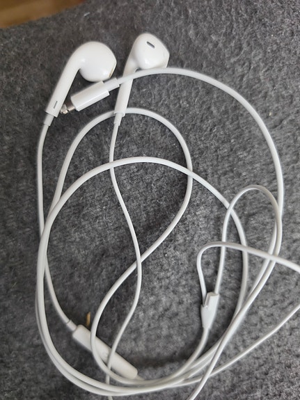 Apple airpods