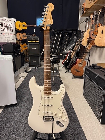 Fender Stratocaster Player käytetty