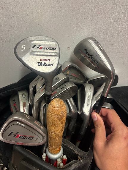 Wilson golfmailoja ja bägi
