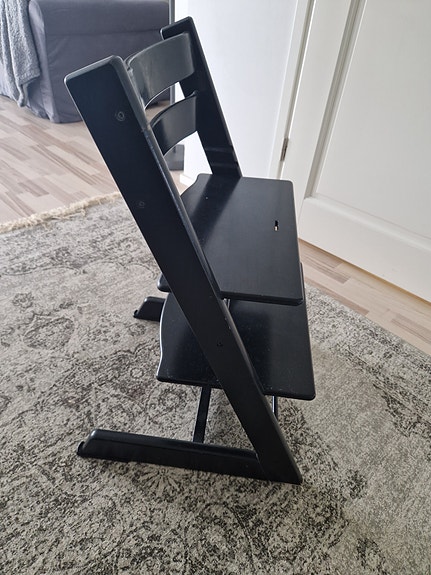 Stokke Tripp Trapp tuoli (musta)
