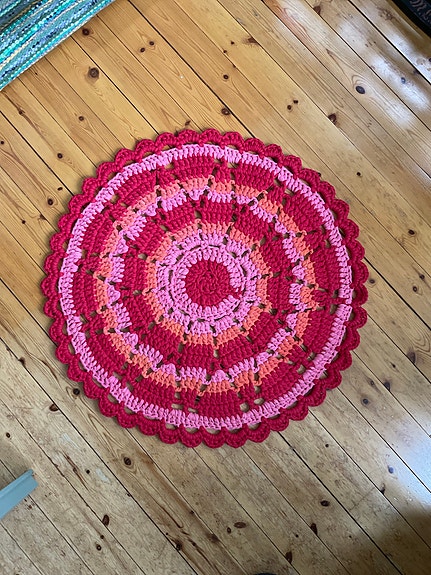 Virkattu pyöreä matto (80 cm)
