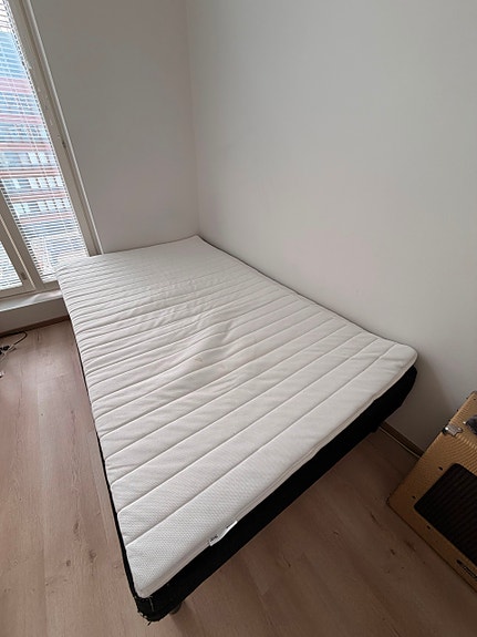 140cm sänky petauspatjalla