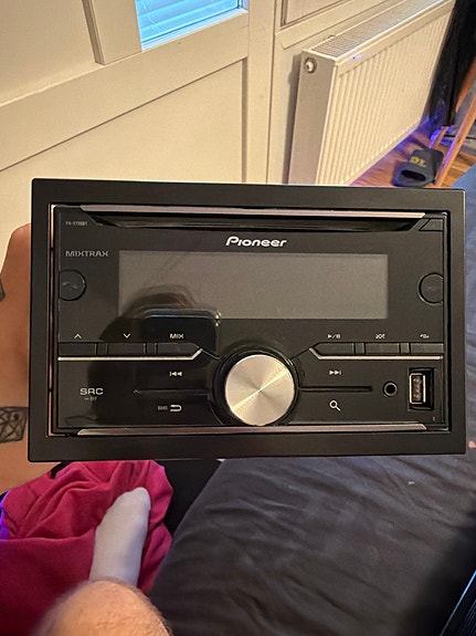 Pioneer 2DIN autosoitin USB-liitännällä