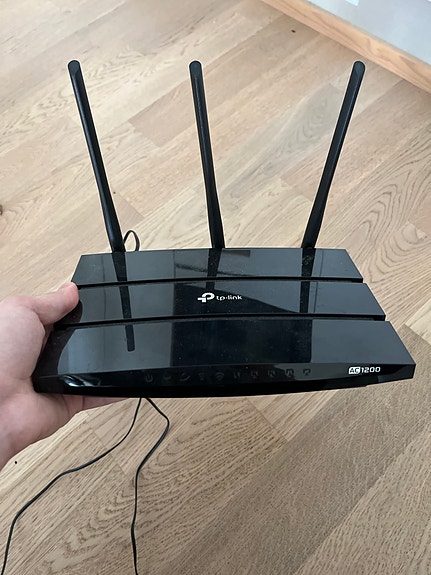 TP-Link WiFi reititin/modeemi