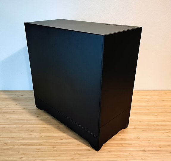 Fractal Design Pop Silent Black Solid ATX-kotelo, musta