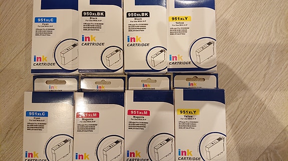 HP mustepakkaus 950 / 951 XL : kaikkia värejä 2 kpl