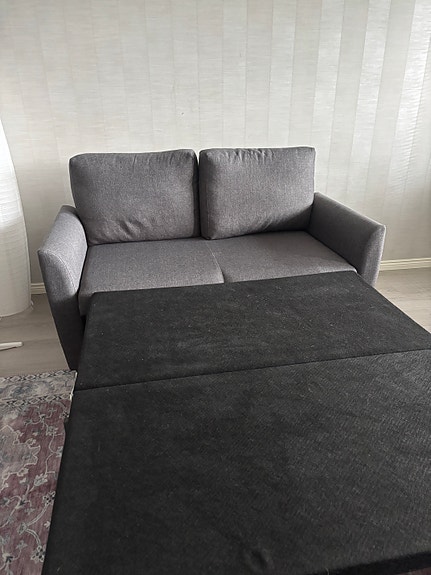 Laulumaa vuodesohva mukana rahi