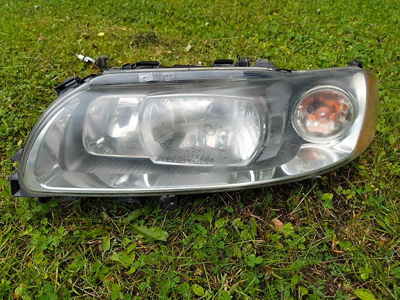 Volvo V70 mk2 xenon umpiot