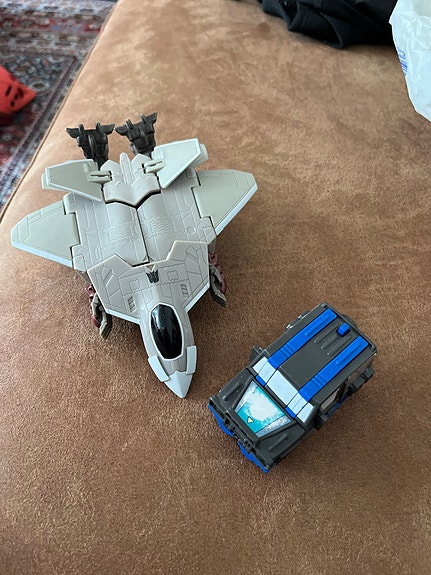 Transformers muuntajalelut lentokone ja auto