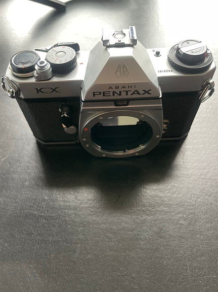 Pentax KX filmijärjestelmäkamera runko