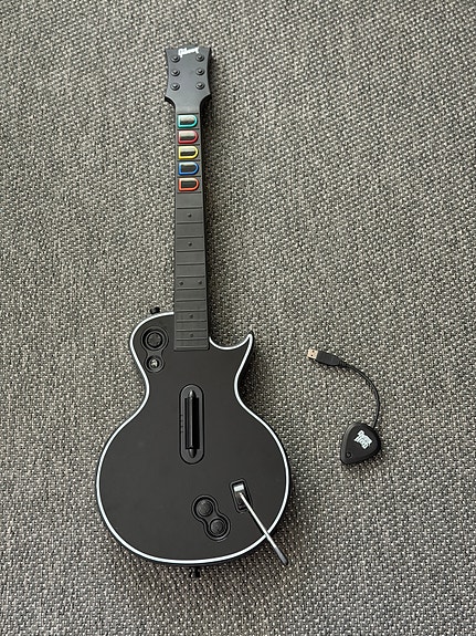 Guitar Hero Les Paul -kitara + vastaanotin (PS3, korjattavaksi)
