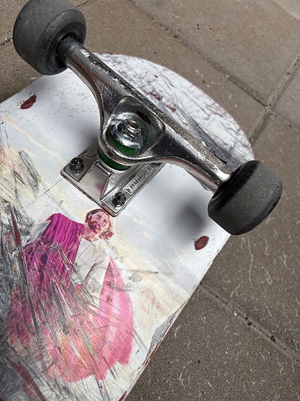 Kuosi skeittilauta, Thunder trukit + renkaat