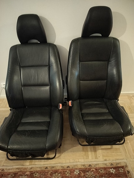 Auton Nahkapenkit Mustat (Volvo V40/S40)