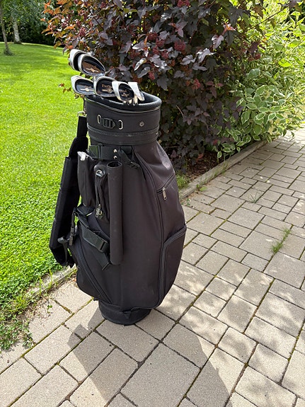 Golfbägi ja mailasetti