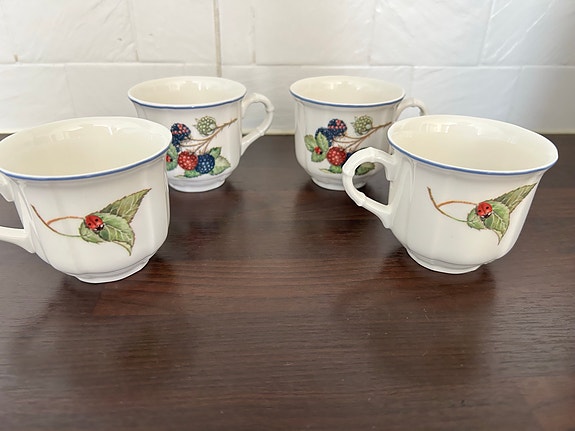 Villeroy & Boch Cottage kahvikupit marjakuvio 4 kpl