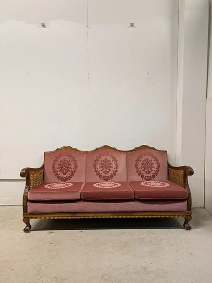 Upea Chippendale rottinki sohva
