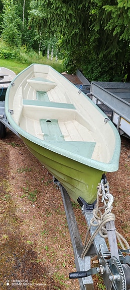 Suomi 470 ja Tohatsu 5 hv