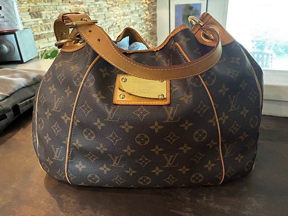 Louis Vuitton Galliera PM