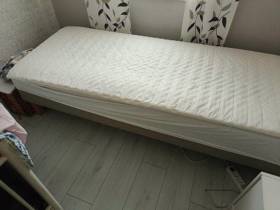 80cm sänky ,uudella petarilla pois 120cm tieltä