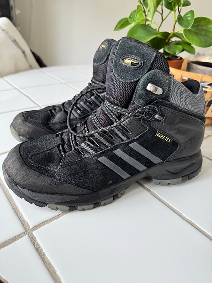 Adidas Gore-Tex vaelluskengät 39,5