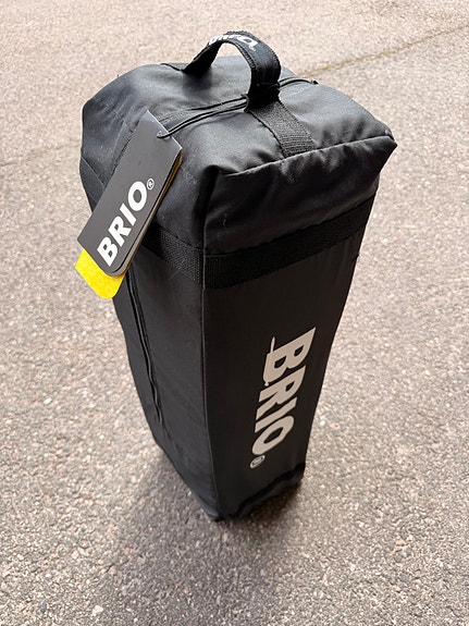 BRIO matkasänky musta