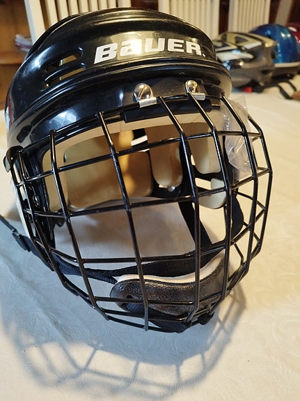 Bauer kypärä