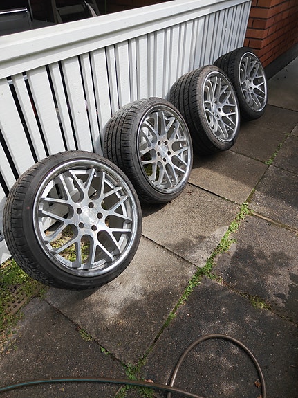 Vertini Magic 5x112 aluvanteet uusilla kesärenkailla