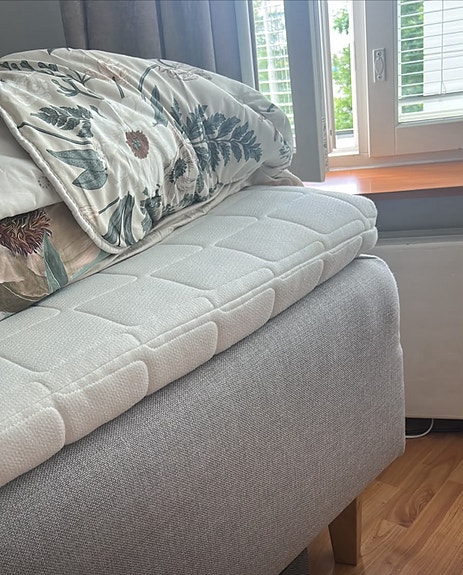 Oletko kiinnostunut, ota yhteyttä. Sänky siirtyy la toisaalle. Runkopatja 140cm