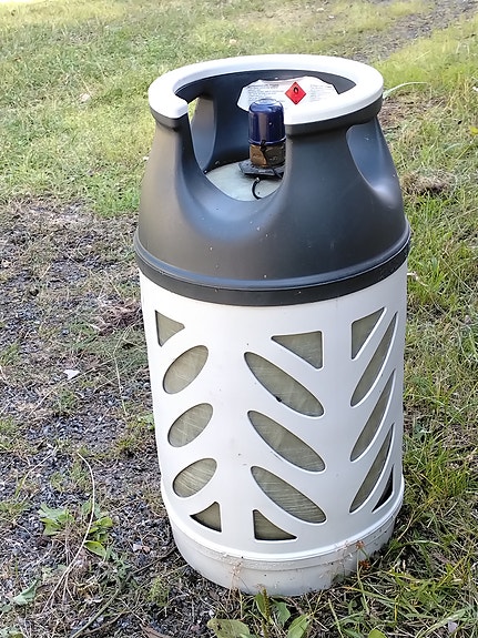 Kaasupullo komposiitti