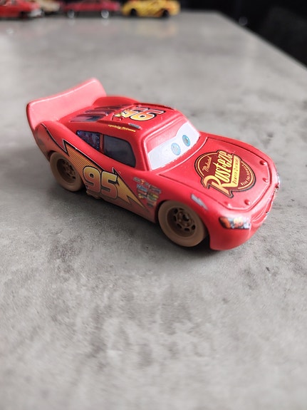 Salama McQueen leikkiauto