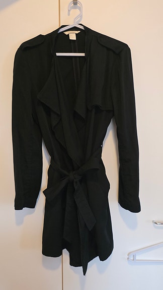 H&M pitkä takki koko 36 musta lyocell