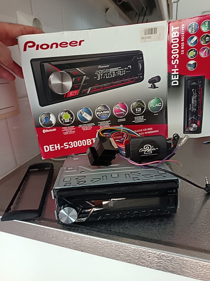 Pioneer DEH-S3000BT autosoitin Bluetoothilla