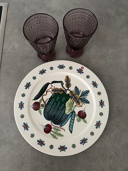Iittala lautanen ja juomalasit