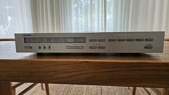 Yamaha T-1060 Natural Sound -hifiviritin / AM-FM Tuner