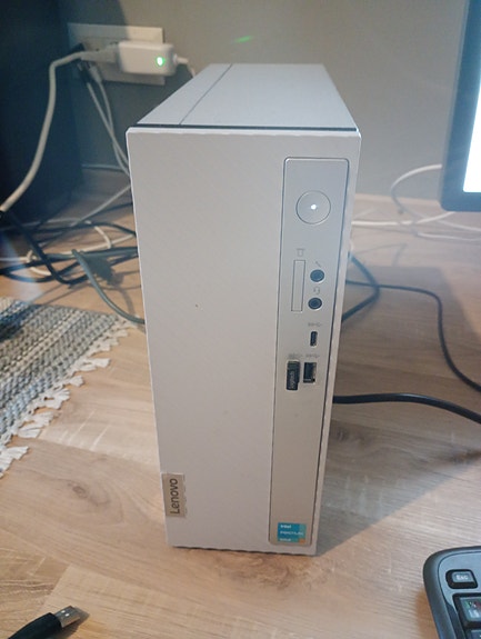 Lenovo pöytätietokone