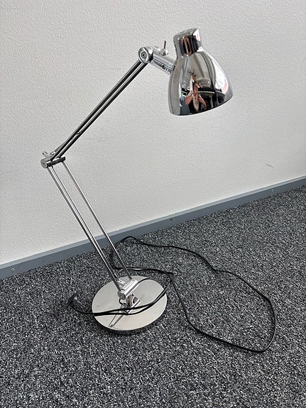 Ikea työpöydän valaisin