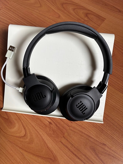 JBL kuulokkeet