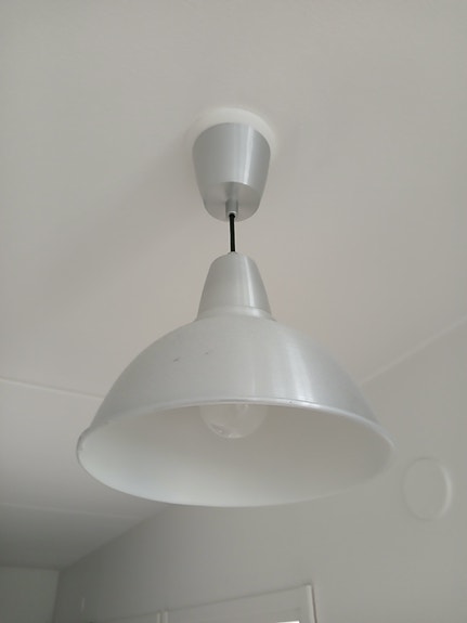 Pieni metallinen kattolamppu / kattovalaisin IKEA