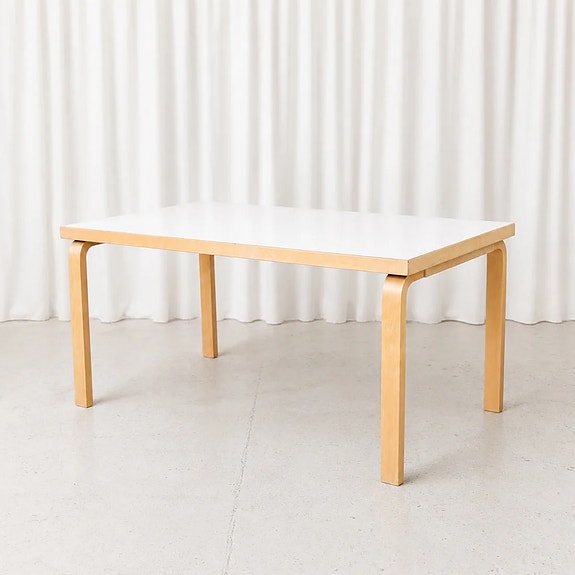 Artek 82A -pöytä - Alvar Aalto