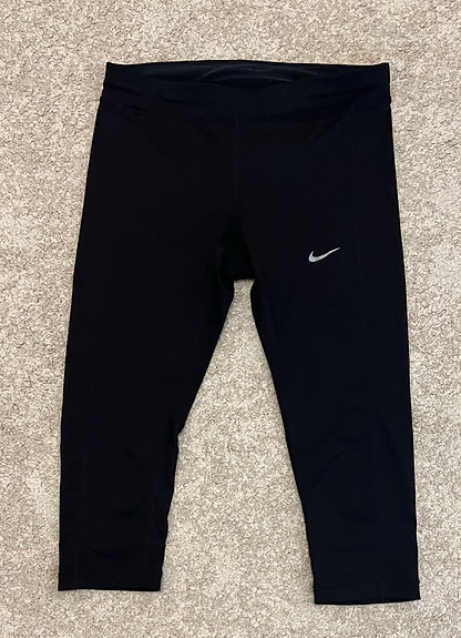 Nike DriFit juoksu caprit koko S musta