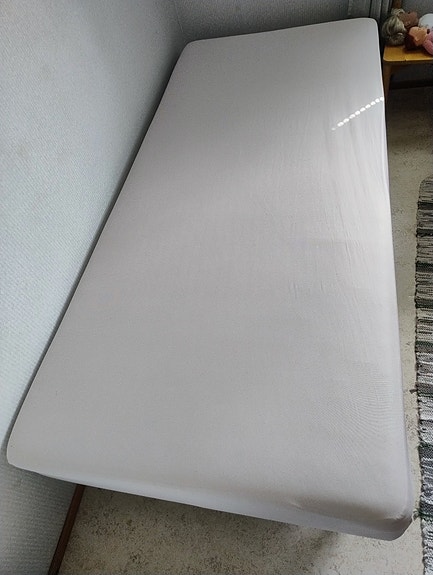 Sänky 90x200