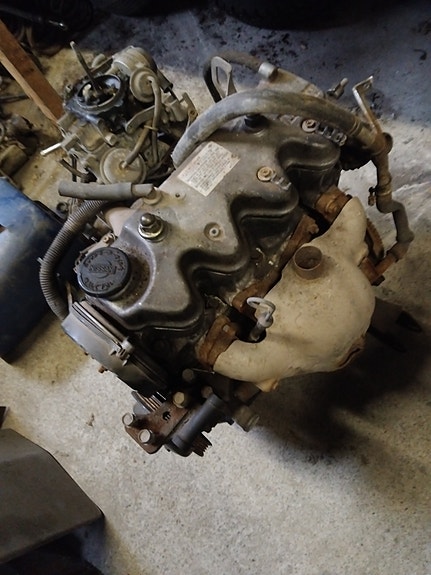 Nissan Sunny E moottori